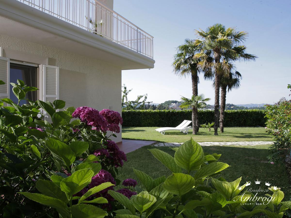 ウルビーノ Residenza Ambrogiアパートホテル エクステリア 写真